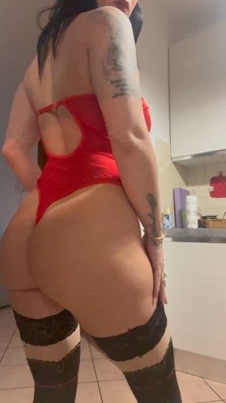 Red looks good on me, right?