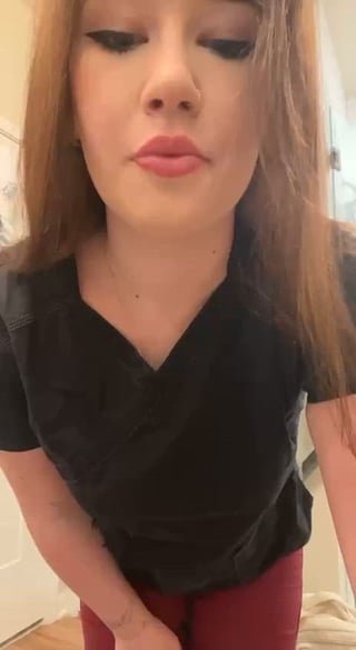 I'm just a horny 19yo nurse