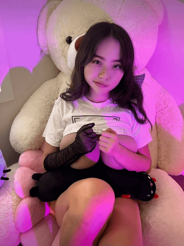 all alone tn.... come over? ;3 f18