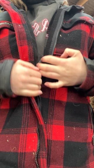 18 48kg flashing her natural tits outsideeee